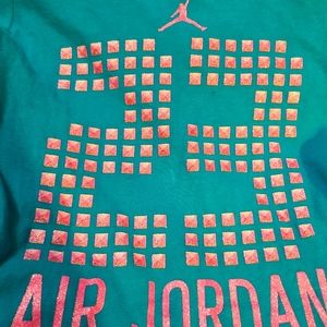 Like new girls jordan tshirt
